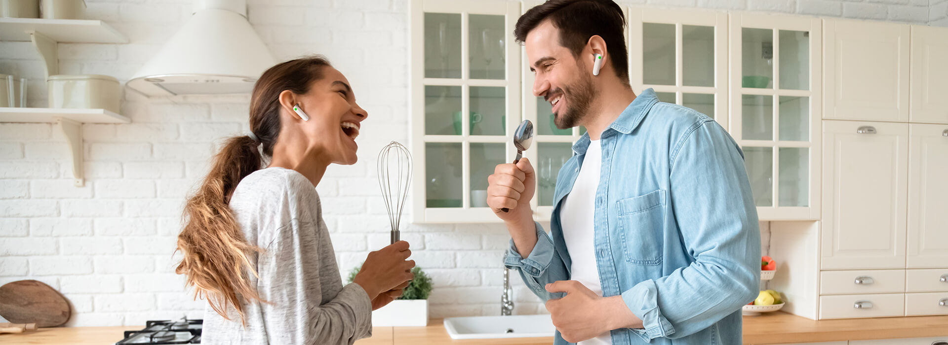 Timekettle M2 Two-way Translation Earbuds 3 M2-Superior-sound-banner-PC